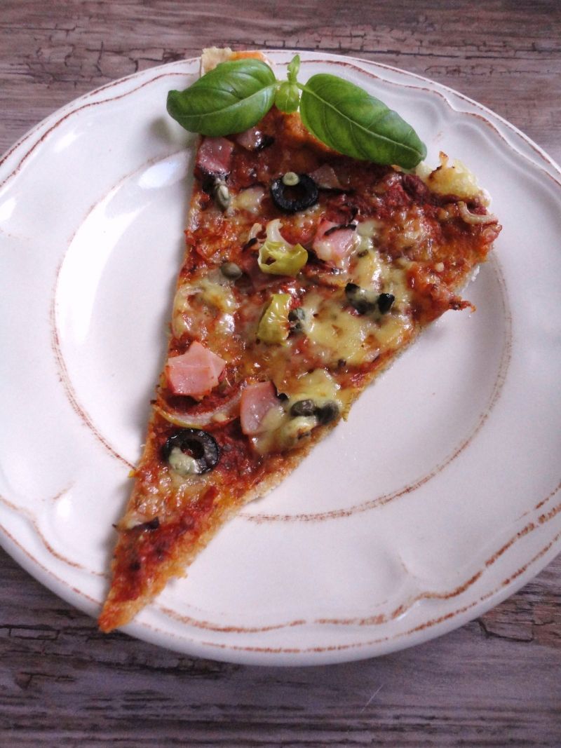 Pizza na włoskim cieście Pizza na włoskim cieście