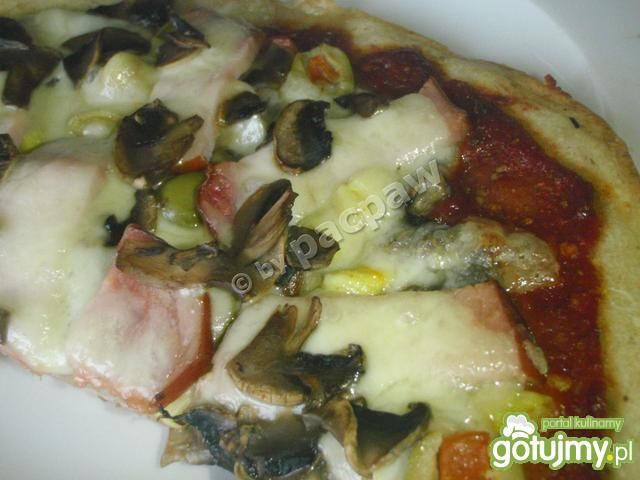 Pizza na zakwasie podwójnie czosnkowa