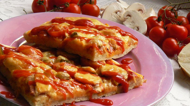 Pizza na ziołowym spodzie Pizza na ziołowym spodzie