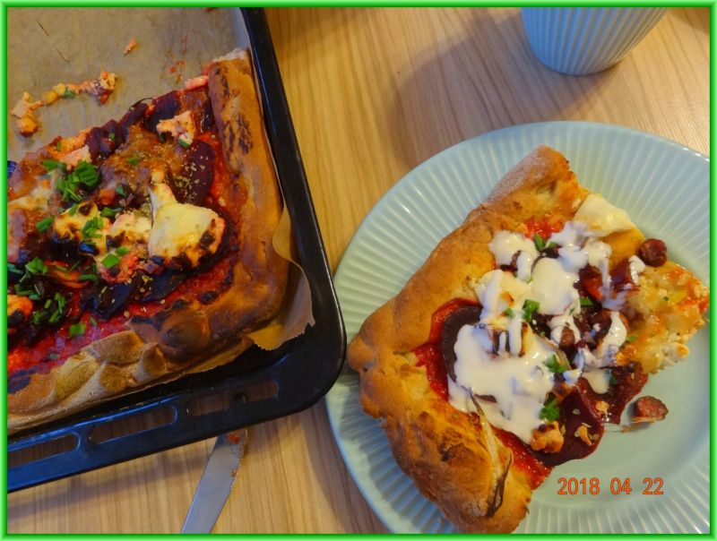 Pizza orkiszowa z buraczkami Pizza orkiszowa z buraczkami