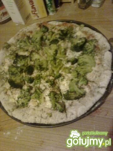 Pizza pełnoziarnista broccoli Pizza pełnoziarnista broccoli