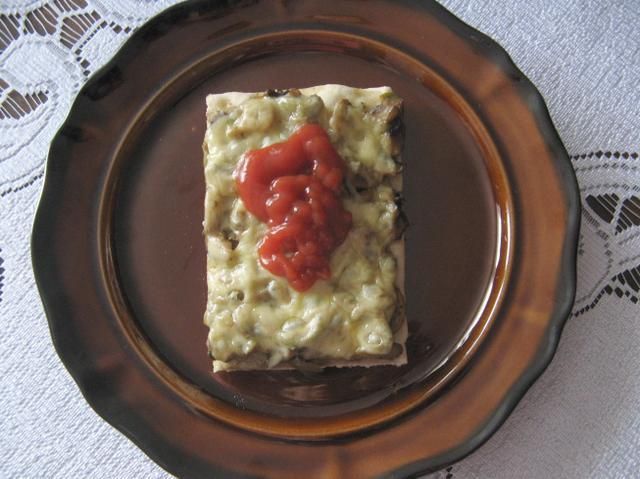 Pizza pieczarkowa Pizza pieczarkowa
