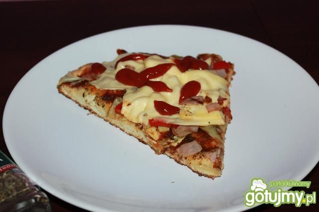 Pizza prawie wykonana przez Grzesia Pizza prawie wykonana przez Grzesia