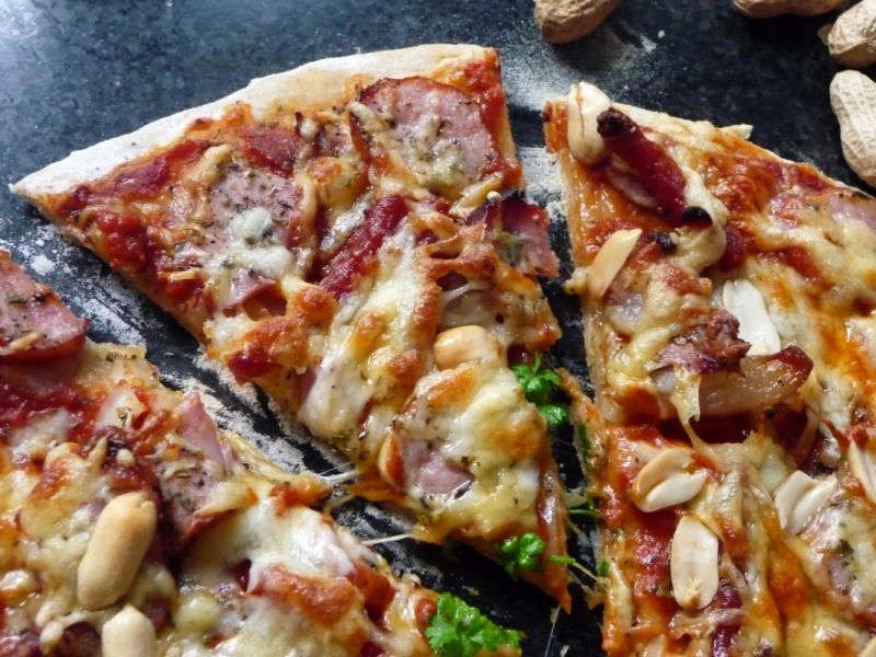 Pizza pszenno-żytnia z orzeszkami Pizza pszenno-żytnia z orzeszkami