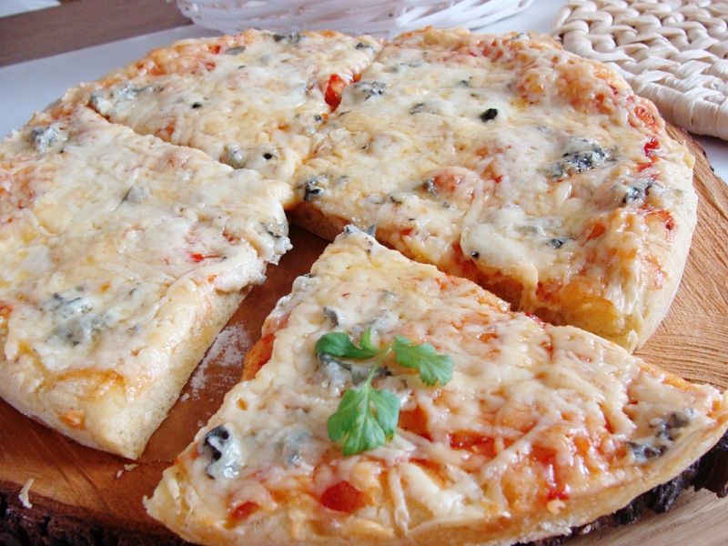 Pizza trzy sery Pizza trzy sery