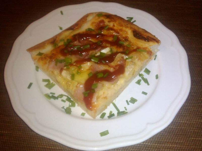 Pizza trzy sery z boczkiem  Pizza trzy sery z boczkiem