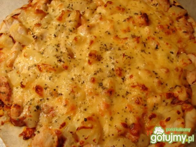 Pizza z ananasem i suszonymi pomidorami Pizza z ananasem i suszonymi pomidorami