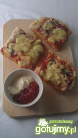 pizza z boczkiem pizza z boczkiem