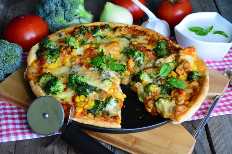 Pizza z brokułem i 4 serami Pizza z brokułem i 4 serami