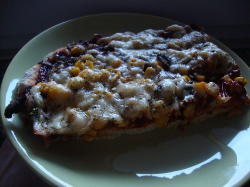 Pizza z dodatkiem mąki żytniej Pizza z dodatkiem mąki żytniej