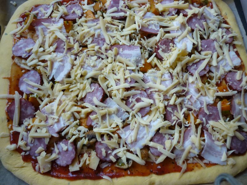 Pizza z dynią i pieczarkami