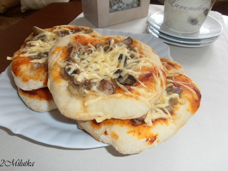 Pizza z grzybami leśnymi Pizza z grzybami leśnymi