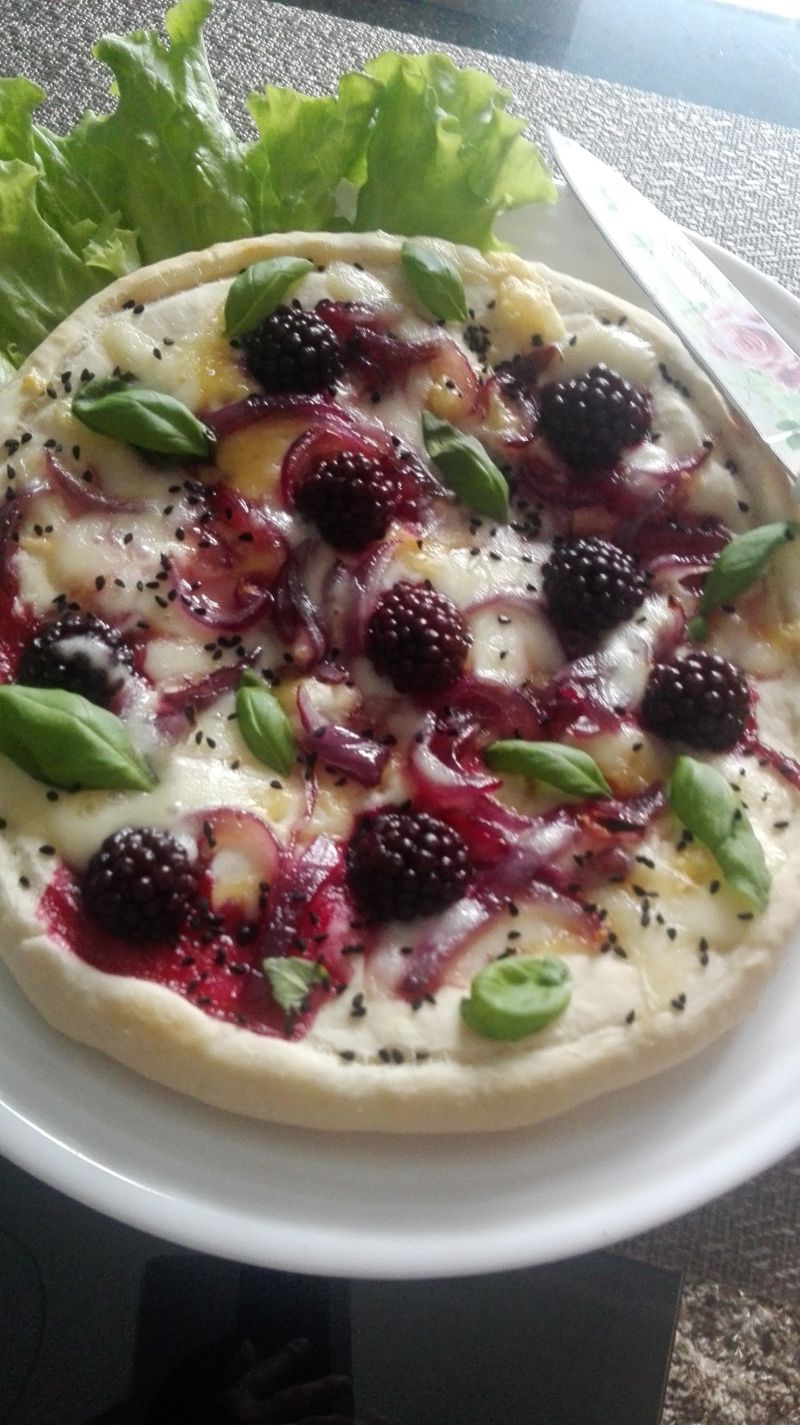 Pizza z jeżynami Pizza z jeżynami