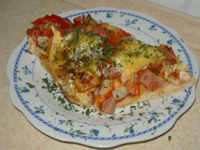 Pizza z kapustą pekińską