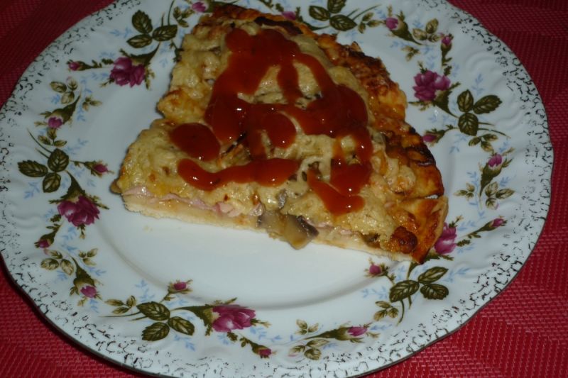 Pizza z kurczakiem Pizza z kurczakiem