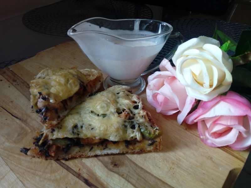 Pizza z kurczakiem Pizza z kurczakiem