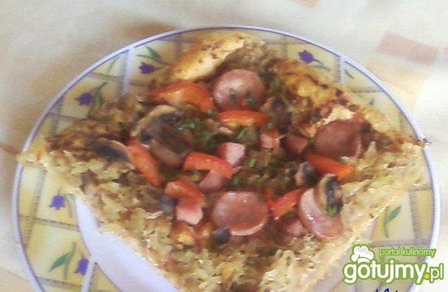 Pizza z kwaśnym dodatkiem Pizza z kwaśnym dodatkiem