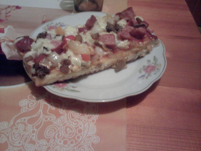 Pizza z leśnymi grzybami