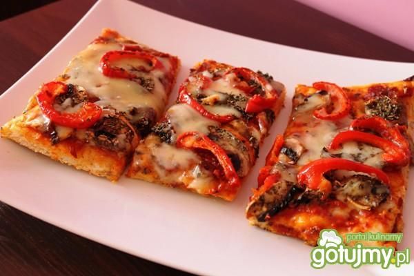 Pizza z lutenicą Pizza z lutenicą