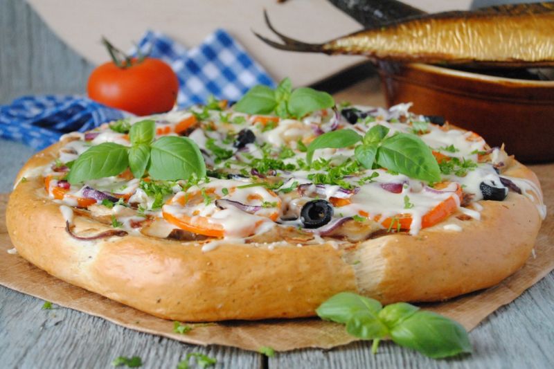 Pizza z makrelą Pizza z makrelą