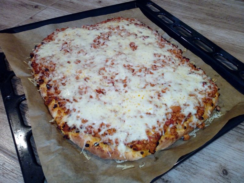 Pizza z mięsem mielonym