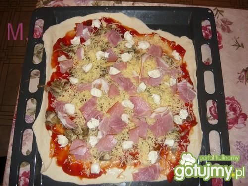 Pizza z mozarellą