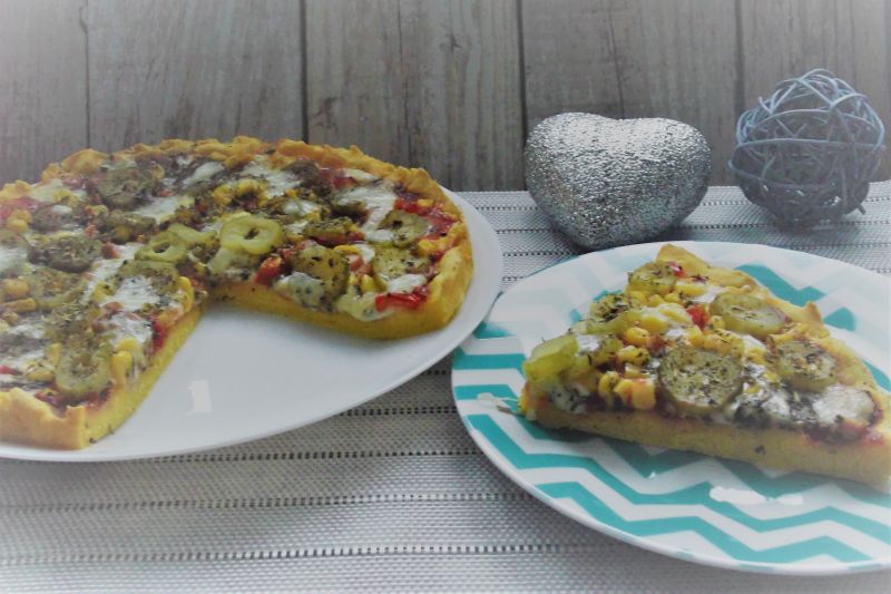 Pizza z ogórkiem kiszonym (bezglutenowa)