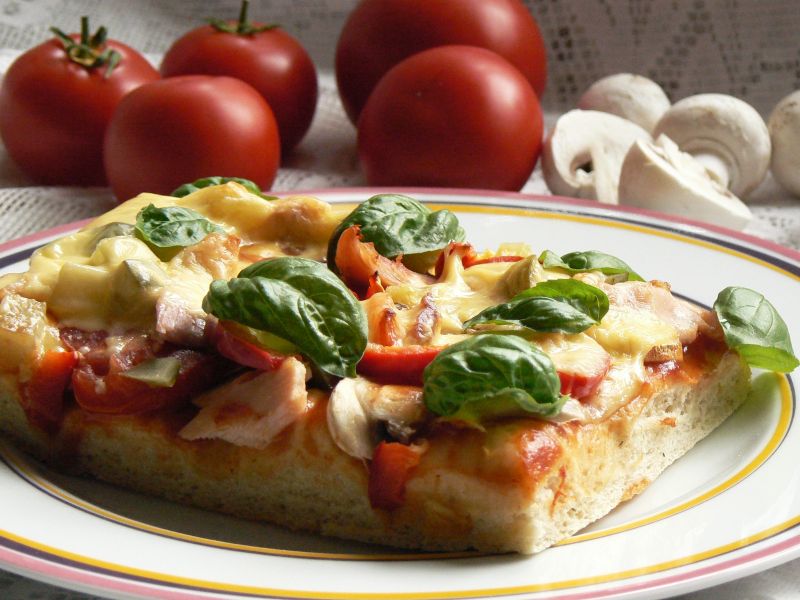 Pizza z ogórkiem na ostro Pizza z ogórkiem na ostro