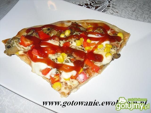 Pizza z papryką i mozarellą Pizza z papryką i mozarellą