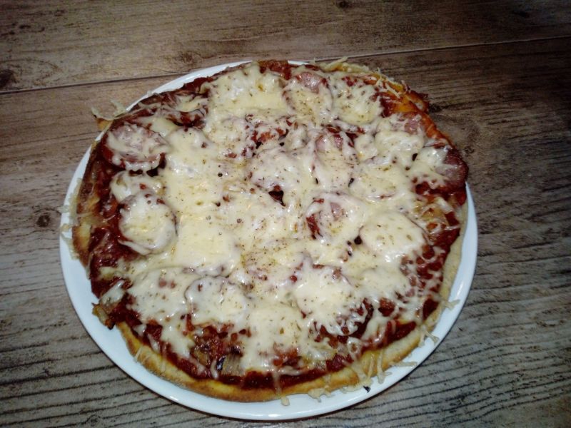 Pizza z patelni Pizza z patelni