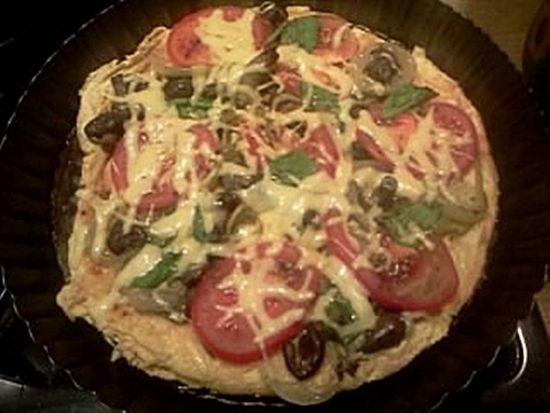 Pizza z patelni z opieńkami Pizza z patelni z opieńkami