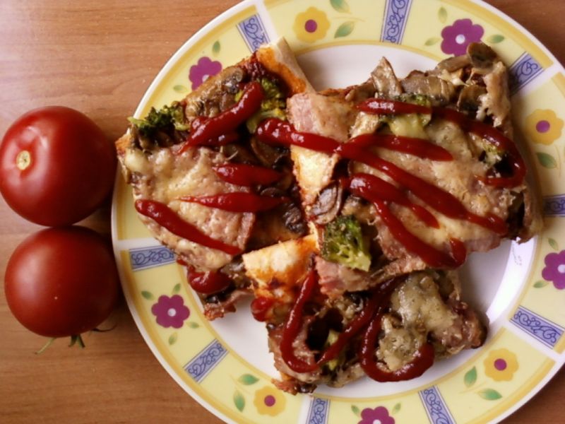 Pizza z pełnego przemiału z brokułem Pizza z pełnego przemiału z brokułem