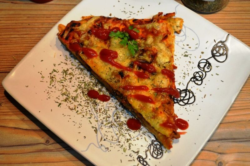 Pizza z pieczarkami Pizza z pieczarkami