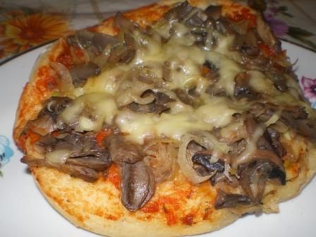 Pizza z pieczarkami - wersja mini Pizza z pieczarkami - wersja mini