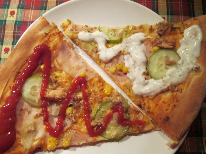 Pizza z polędwicą i tuńczykiem Pizza z polędwicą i tuńczykiem