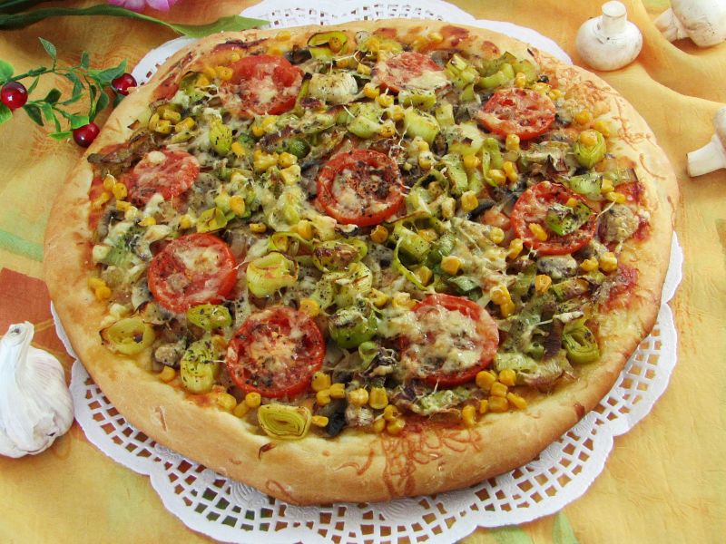 Pizza z porem i kukurydzą