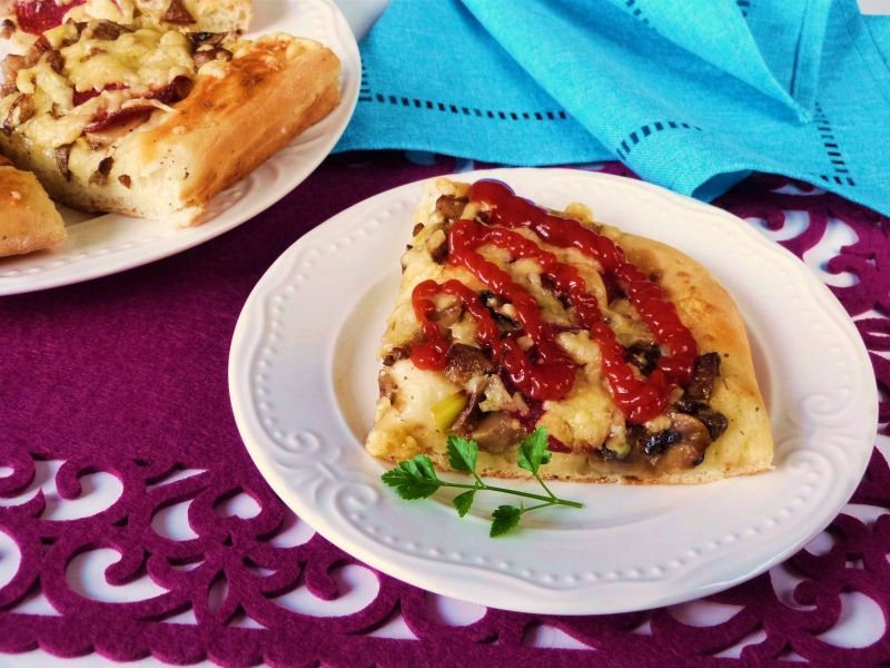 Pizza z przyprawą bałkańską Pizza z przyprawą bałkańską