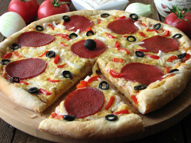 Pizza z  salami Pizza z  salami