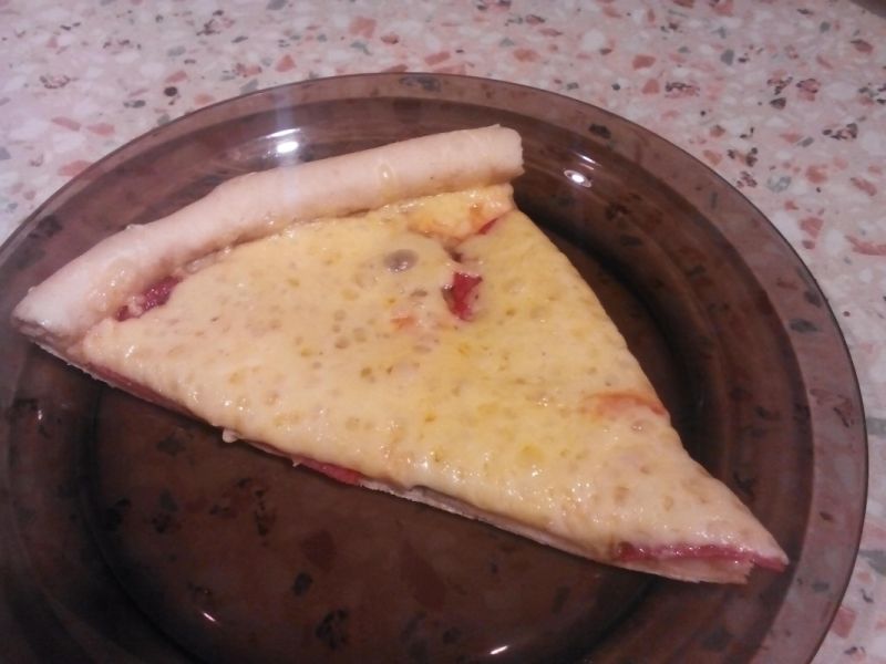 Pizza z salami Macieja Pizza z salami Macieja