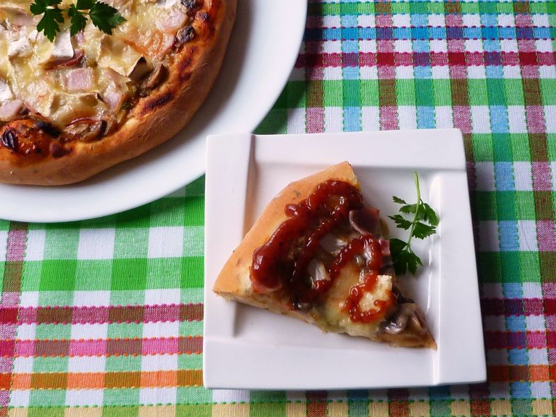 Pizza z serem pleśniowym