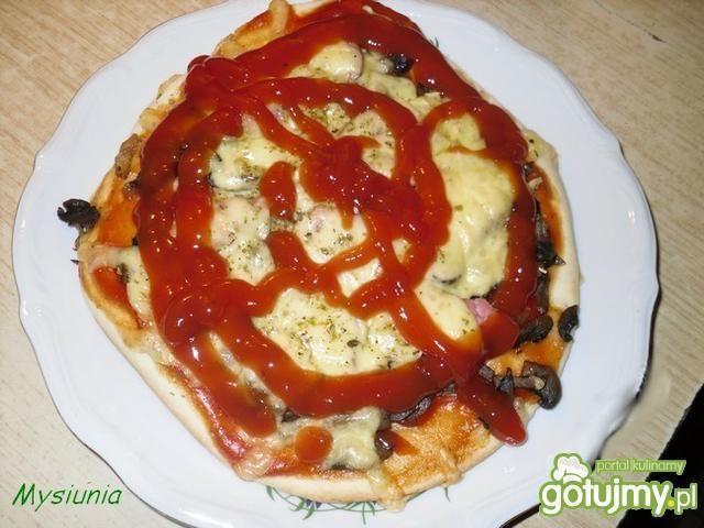 Pizza z szynką 