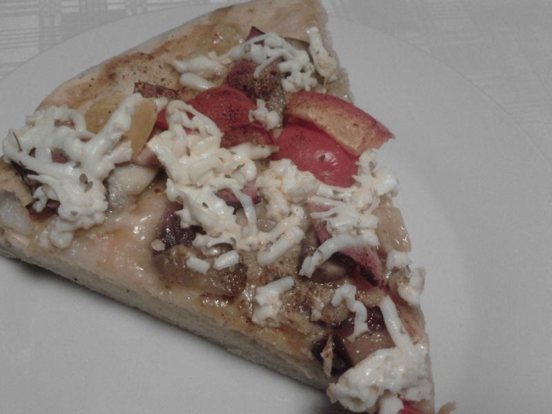 Pizza z szynką i fetą Pizza z szynką i fetą