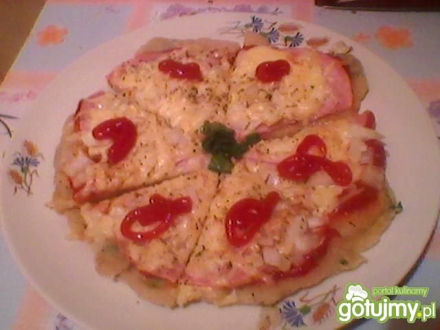 Pizza z szynką z patelni Pizza z szynką z patelni
