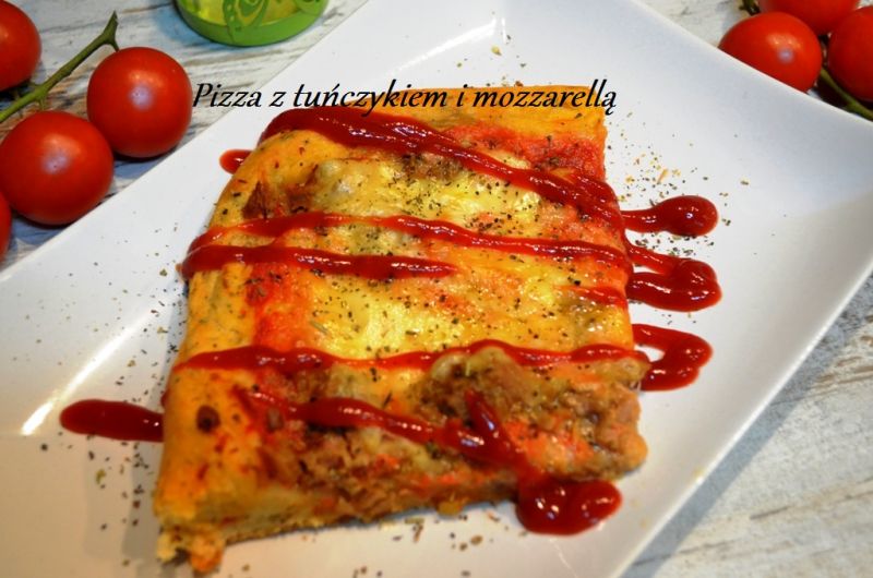Pizza z tuńczykiem i mozzarellą Pizza z tuńczykiem i mozzarellą