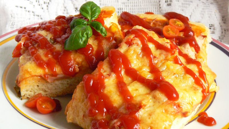 Pizza z wędzonym kurczakiem Pizza z wędzonym kurczakiem