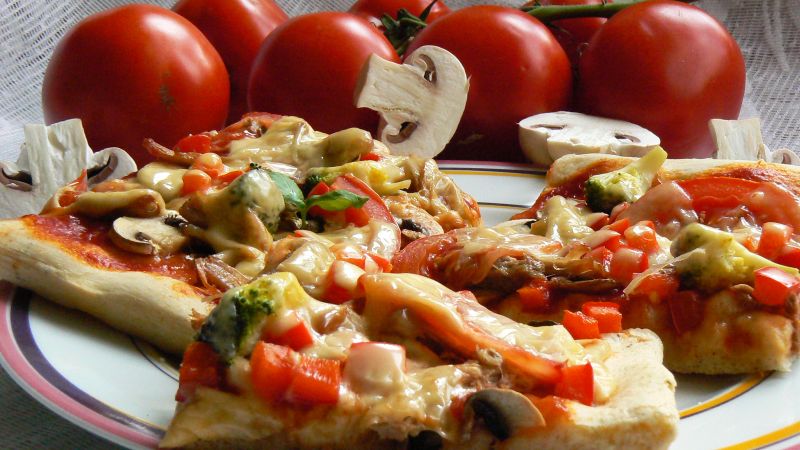 Pizza z żeberkami Pizza z żeberkami