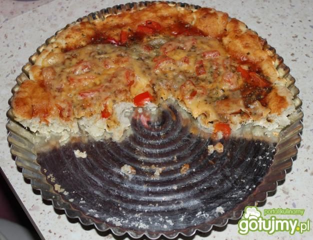 Pizza z ziołami i papryką