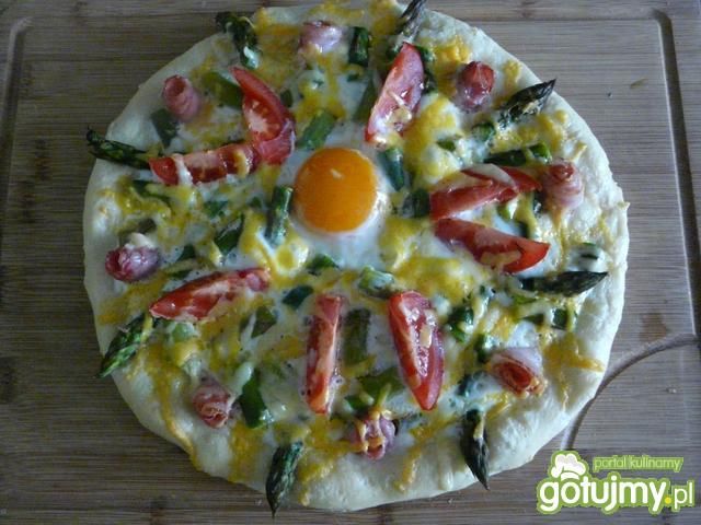 Pizza ze szparagami Pizza ze szparagami