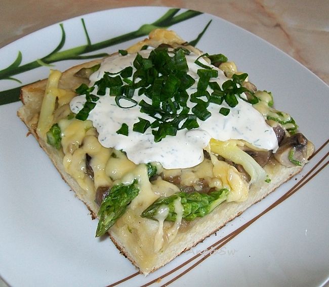 Pizza ze szparagami Pizza ze szparagami