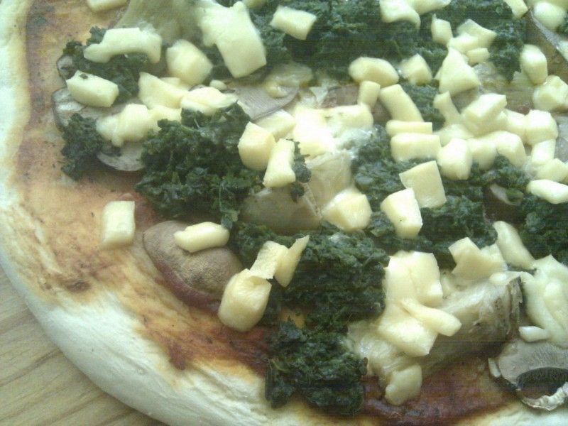 Pizza ze szpinakiem i karczochami